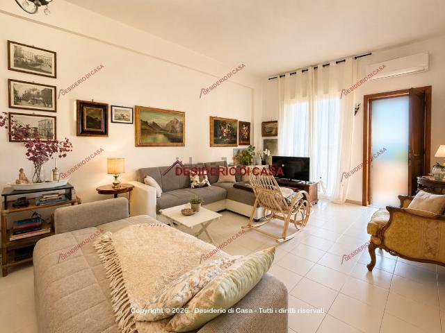 Appartamento in vendita a Letojanni, Sicilia