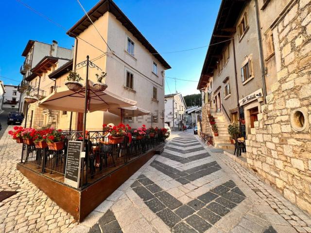 Appartamento in vendita a Pescocostanzo, L'Aquila
