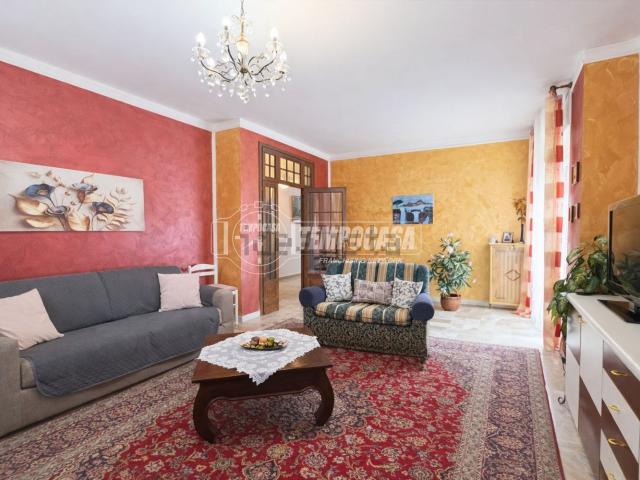 Appartamento in vendita a Santhià, Vercelli
