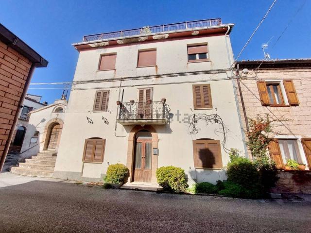 Appartamento in vendita a Vallina, Fabriano