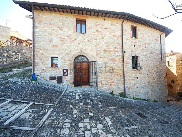 Appartamento in vendita a Campello Sul Clitunno, Umbria