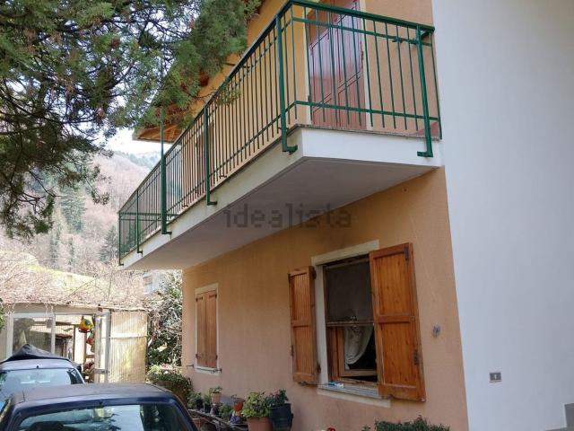 Appartamento in vendita a Borzonasca, Liguria