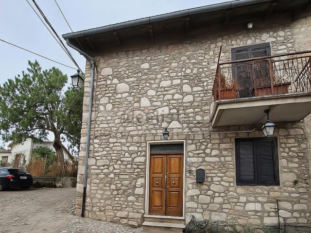 Appartamento in vendita a Cascia, Umbria