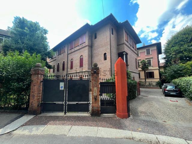 Appartamento in vendita a Santo Stefano, Bologna