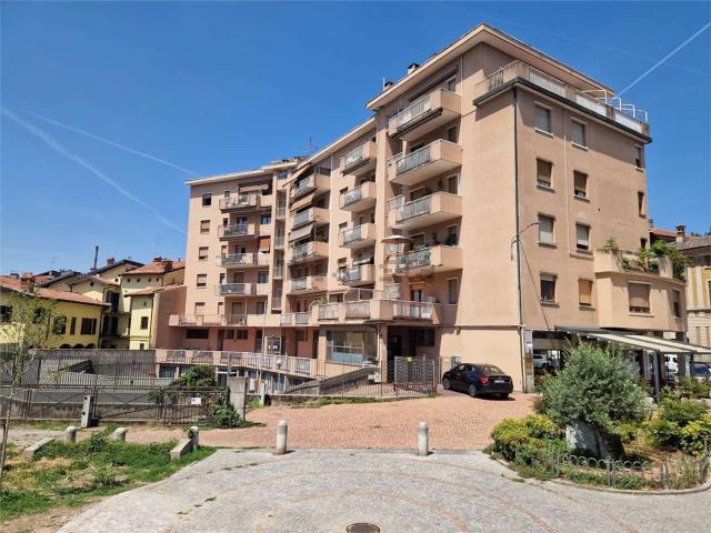 Appartamento in vendita a Biumo Superiore, Varese