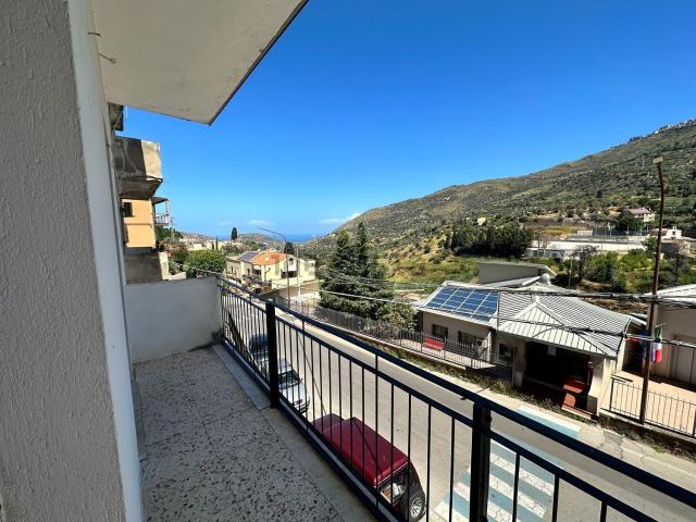 Appartamento in vendita a Pettineo, Sicilia