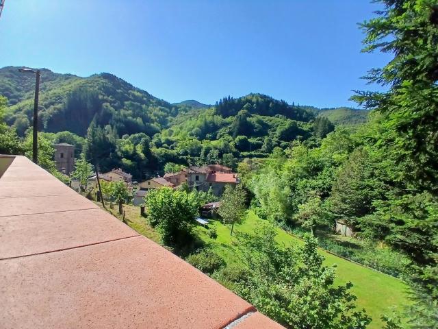 Appartamento in vendita a Collina Vecchia, Pistoia