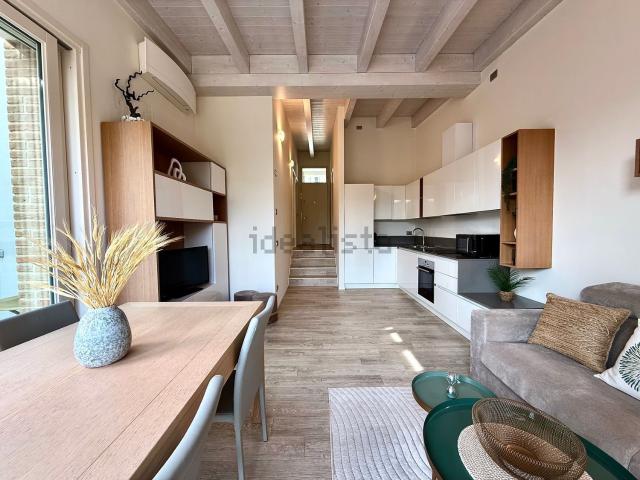 Appartamento in vendita a Rivoltella del Garda, Desenzano Del Garda