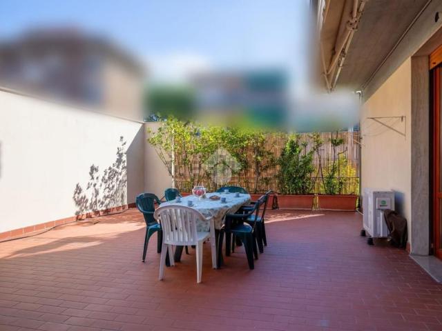 Appartamento in vendita a Centro Direzionale, Prato