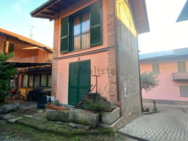 Appartamento in vendita a Comabbio, Lombardia