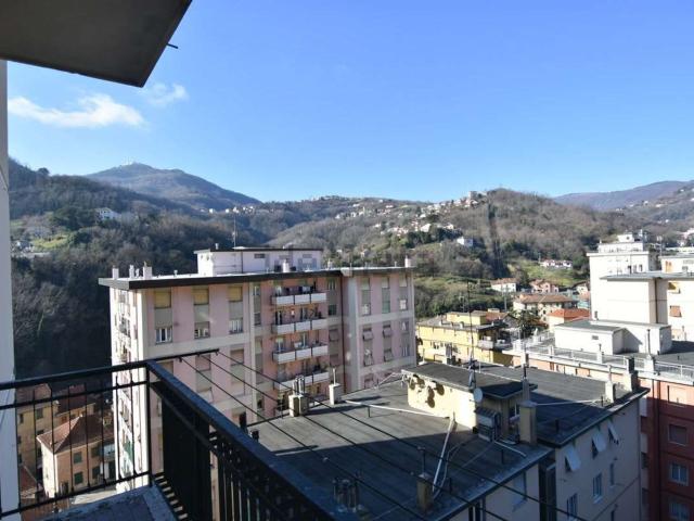Appartamento in vendita a Campomorone, Liguria