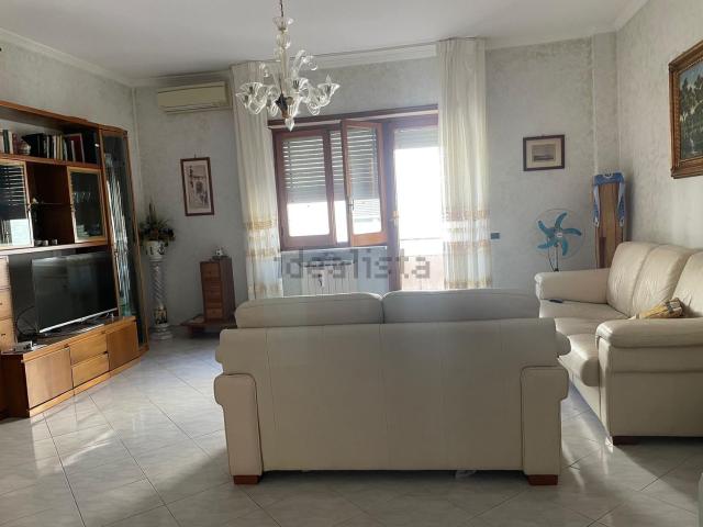 Appartamento in vendita a Cisterna Di Latina, Lazio