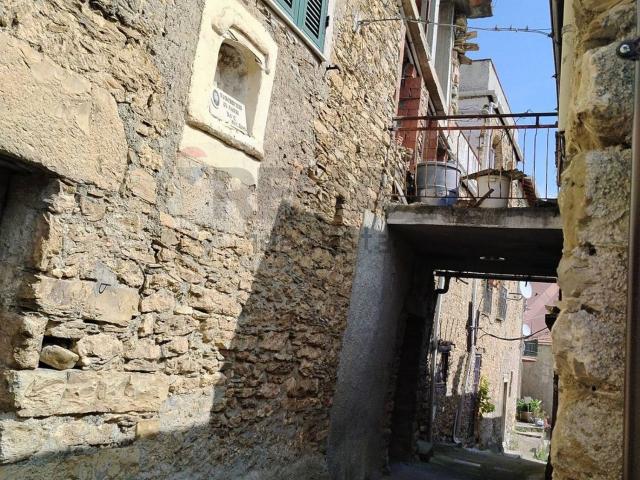 Appartamento in vendita a Pieve Di Teco, Liguria