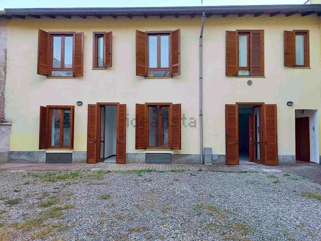 Appartamento in vendita a Lonate Ceppino, Lombardia