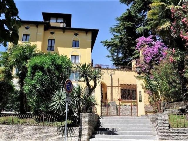 Appartamento in vendita a Sirmione, Lombardia
