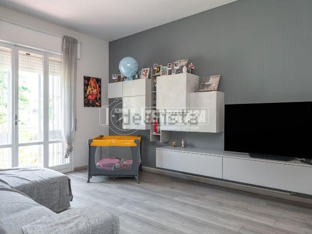 Appartamento in vendita a Re, Reggio Emilia