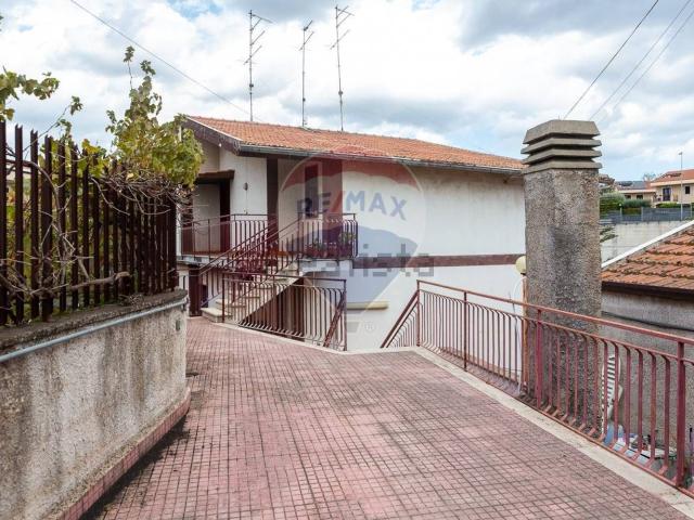 Appartamento in vendita a Gravina Di Catania, Sicilia