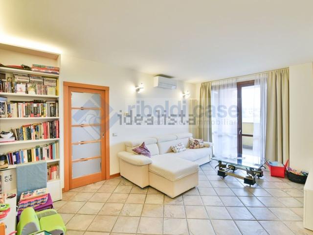 Appartamento in vendita a Masciago Milanese, Bovisio Masciago
