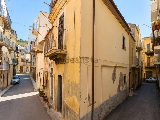 Appartamento in vendita a Leonforte, Enna