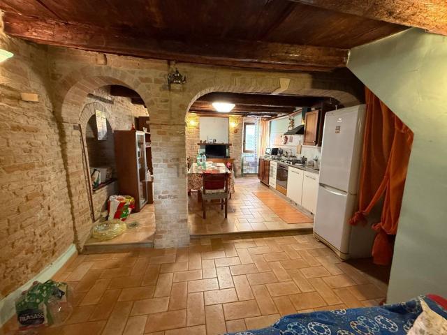 Appartamento in vendita a Tirassegno, Marche