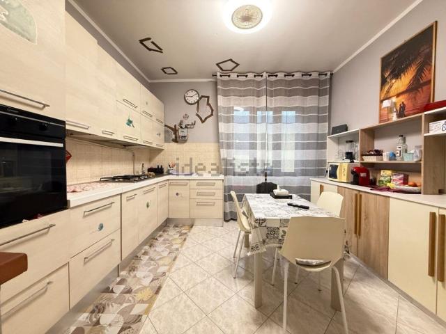 Appartamento in vendita a Comazzo, Lombardia
