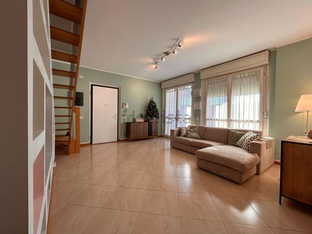 Appartamento in vendita a Cernusco Sul Naviglio, Lombardia