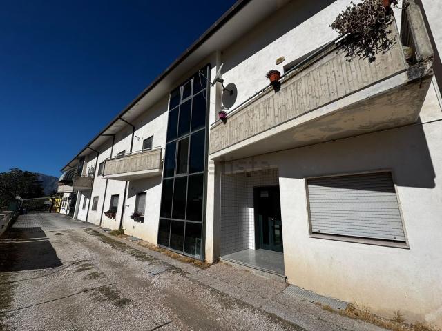 Appartamento in vendita a Cantone, Introdacqua