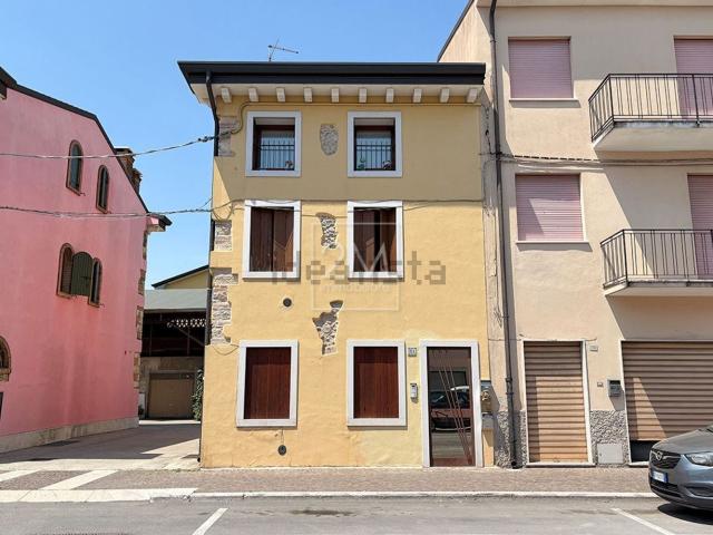 Appartamento in vendita a Villafranca Di Verona, Veneto