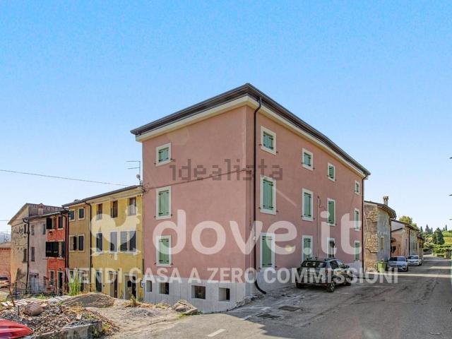 Appartamento in vendita a Corrubbio di Negarine, San Pietro In Cariano