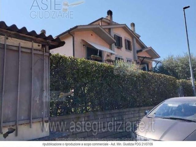 Appartamento in vendita a Ronciglione, Lazio