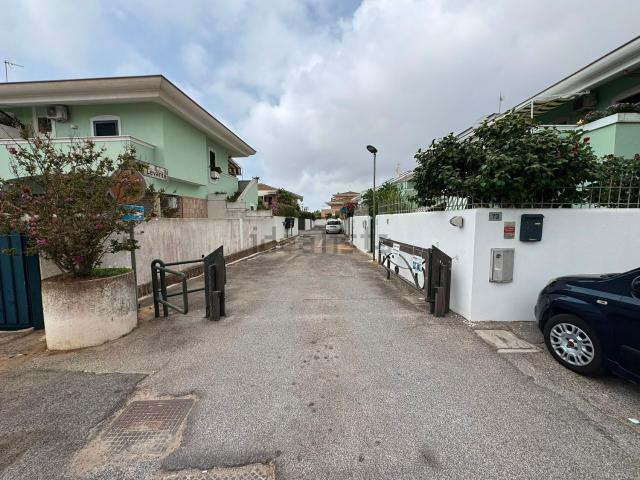 Appartamento in vendita a Piscinari, Roma Capitale