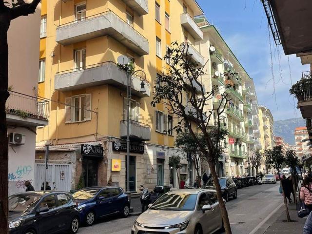 Appartamento in vendita a Salerno, Campania