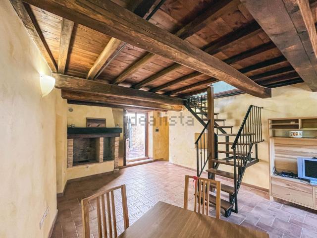 Appartamento in vendita a Toffia, Lazio