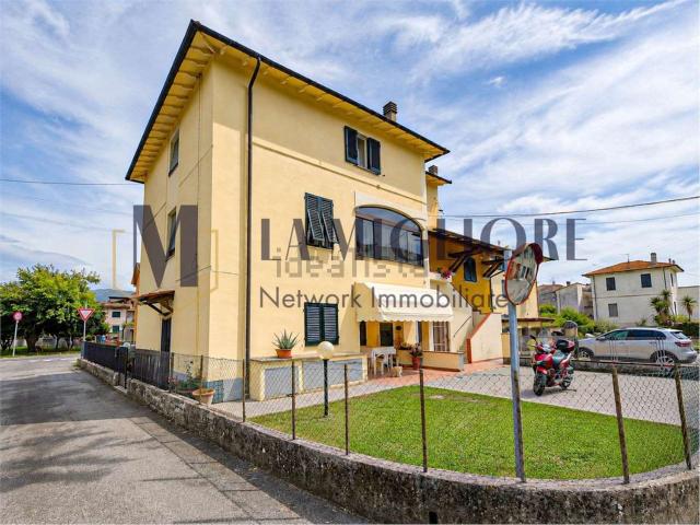 Appartamento in vendita a Corte Dovichetti, Bagni Di Lucca Ponte