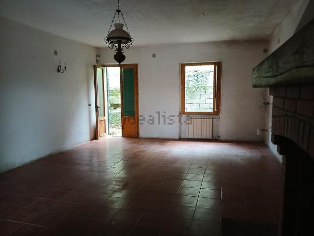 Appartamento in vendita a Cantagallo, Toscana