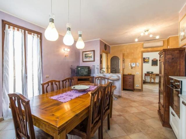 Appartamento in vendita a Scanzorosciate, Lombardia