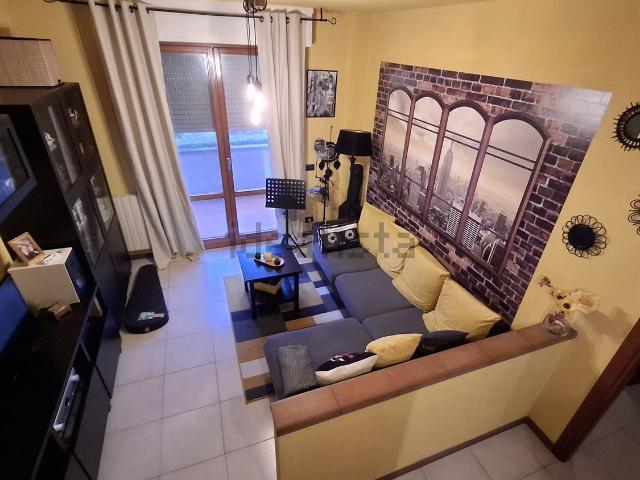 Appartamento in vendita a Collesalvetti, Toscana