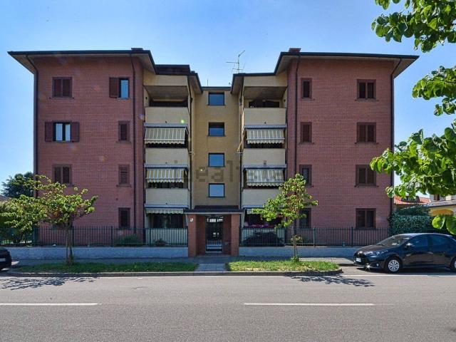 Appartamento in vendita a Solaro, Lombardia