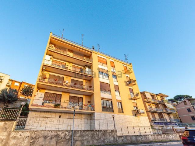 Appartamento in vendita a Romanina, Rome