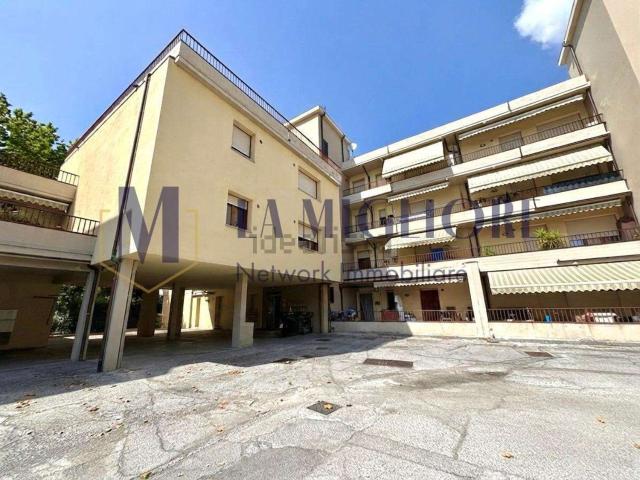 Appartamento in vendita a Montemurlo, Toscana