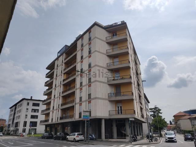 Appartamento in vendita a Bergamo, Lombardia