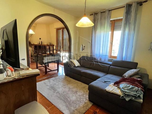 Appartamento in vendita a Pietralunga, Umbria