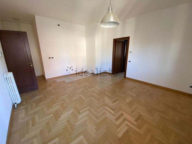 Appartamento in vendita a Montegrotto Terme, Veneto