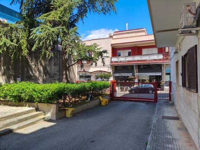 Appartamento in vendita a Crispiano, Taranto