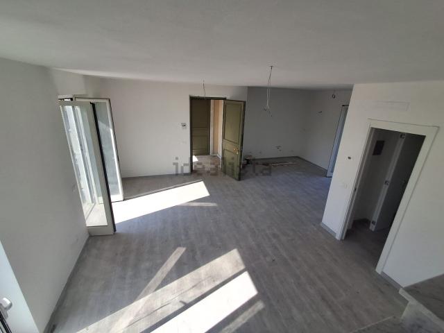 Appartamento in vendita a Carrara, Toscana