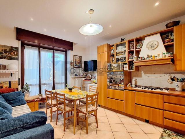 Appartamento in vendita a Cairate, Lombardia