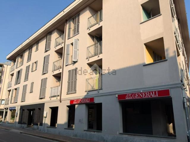 Appartamento in vendita a Piazza, Desio