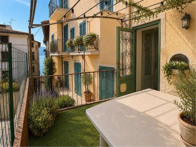 Appartamento in vendita a Comunità Montana Parco Alto Garda bresciano, Gargnano