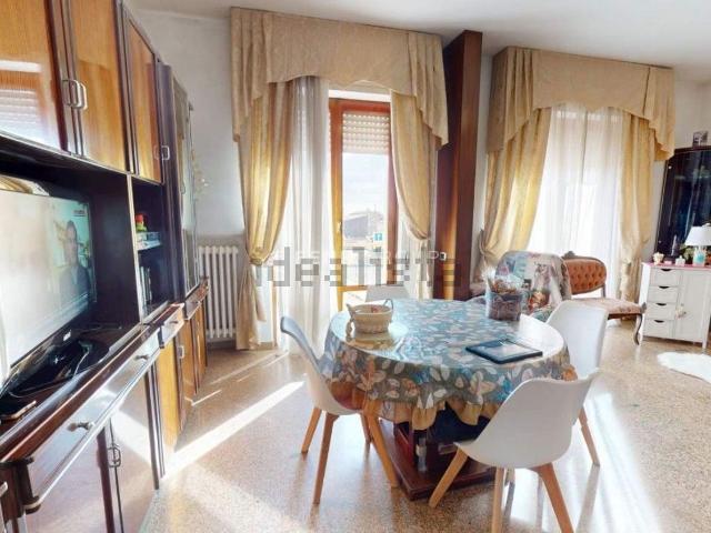 Appartamento in vendita a Paese Alto, Marche