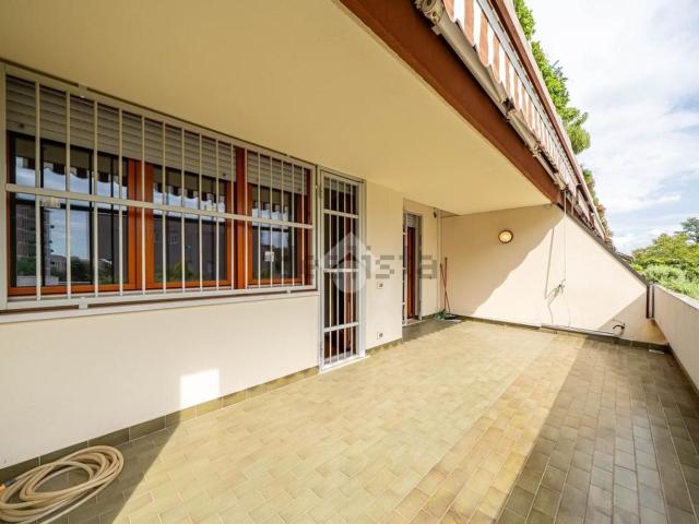 Appartamento in vendita a Sud-Est, Brenzone